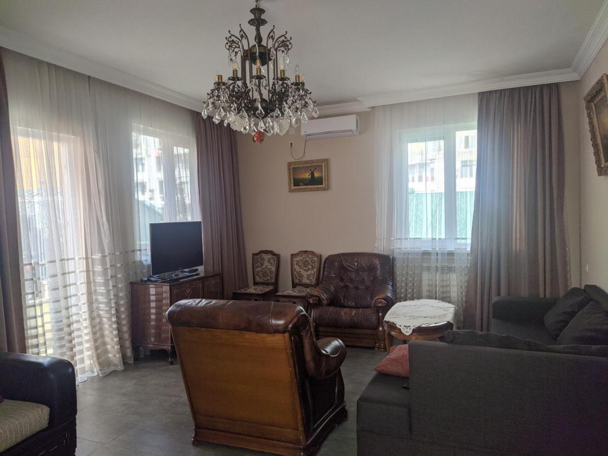Guest House Kldiashvili Batoemi Buitenkant foto