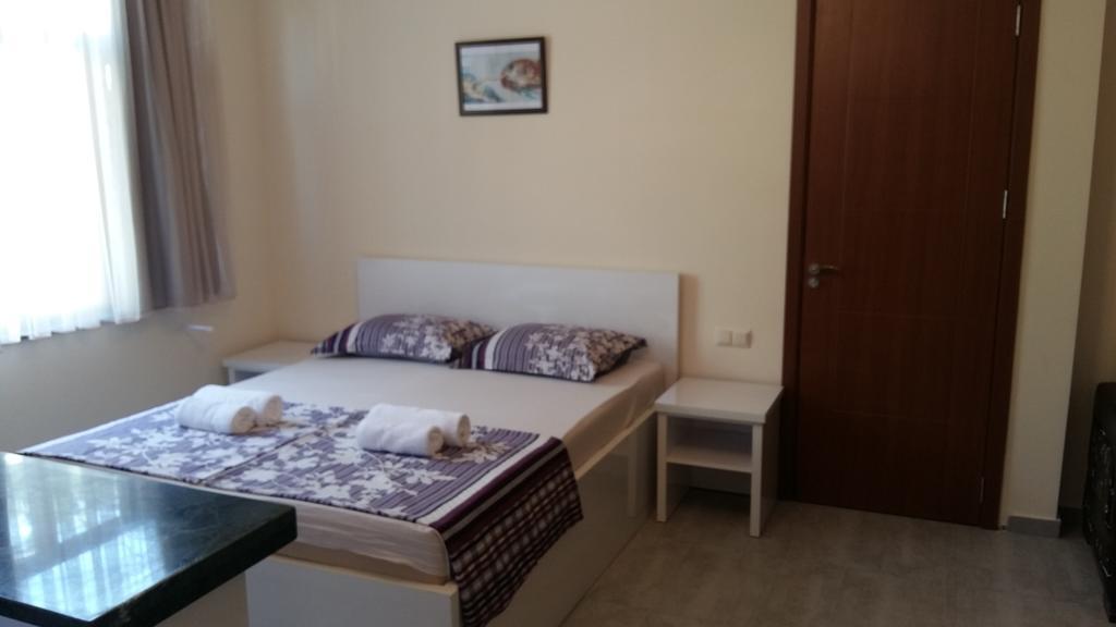 Guest House Kldiashvili Batoemi Buitenkant foto